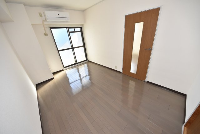 アルボール西道頓堀の寝室