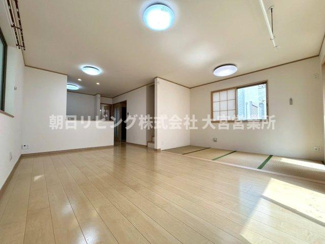 【居間・リビング】 | 春日部市大場中古一戸建て