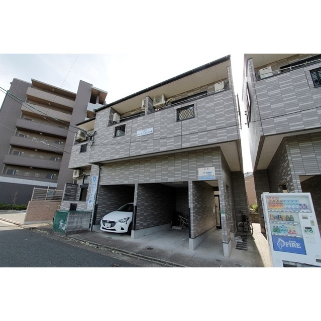 福岡市南区塩原４丁目のアパートの外観