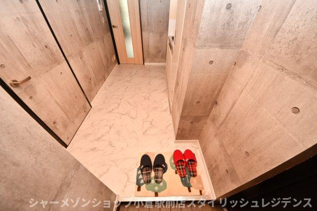 ダイナコート小倉下到津の玄関