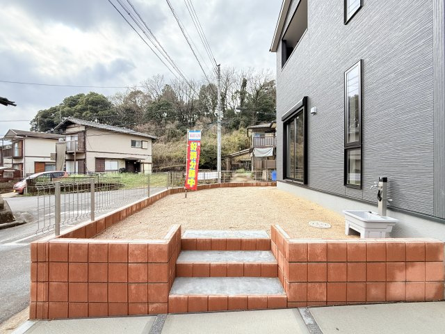 第2つくば市城山　新築戸建の庭|カースペース4台可能♪庭付き！