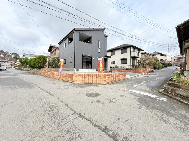 第2つくば市城山　新築戸建の前面道路含む現地写真|実際に現地で周辺環境や街並み、近隣のスーパーや通学路の安全性、病院、公園・・・など生活のイメージをご確認ください！
