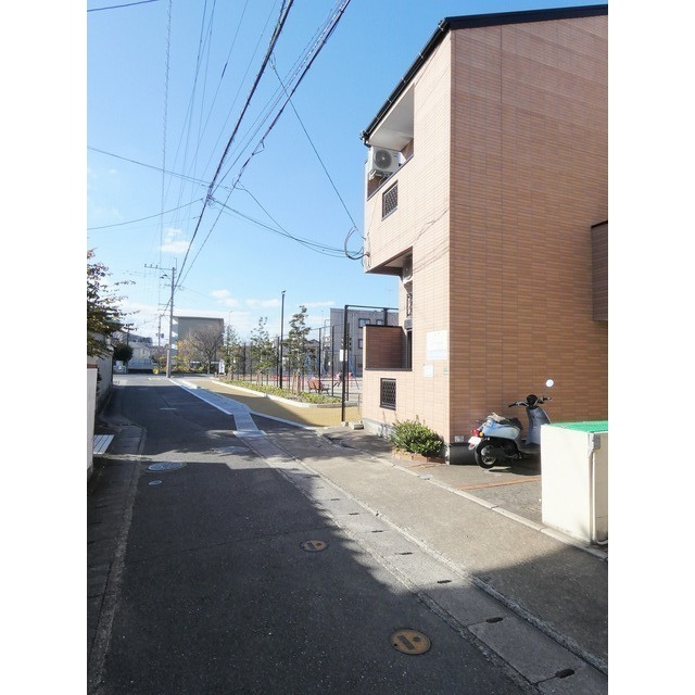 福岡市南区井尻１丁目のアパートの駐車場