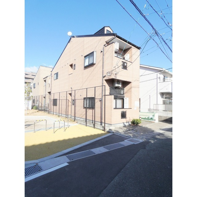 福岡市南区井尻１丁目のアパートのエントランス