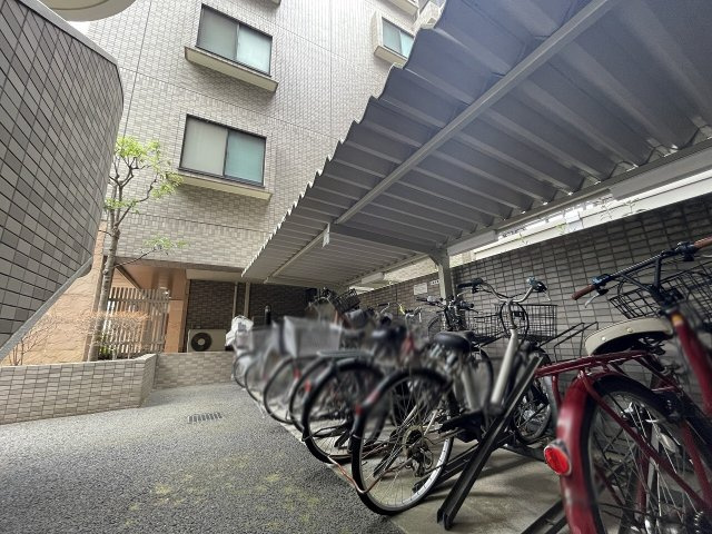 【駐輪場】 | ライオンズヴィアーレ成増　（成増店） | 充実の性能が快適な生活をサポートします