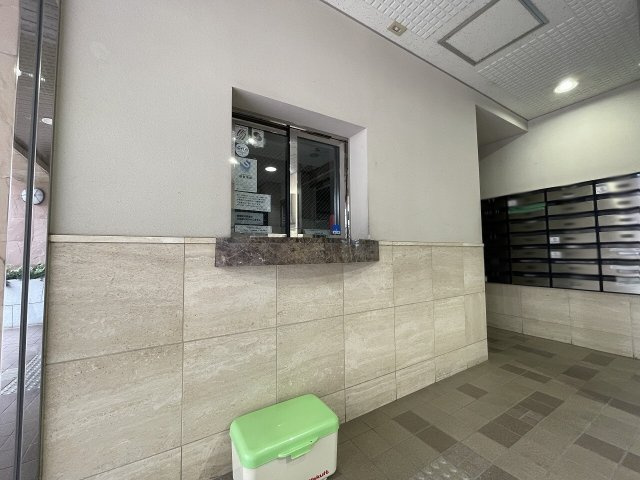 【エントランス】 | ライオンズヴィアーレ成増　（成増店） | 教育施設と商業施設が充実