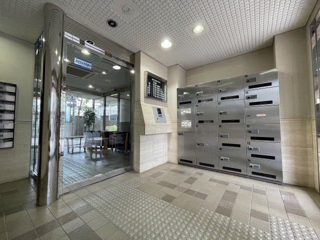 【エントランス】 | ライオンズヴィアーレ成増　（成増店） | 教育施設が充実しており子育てしやすい環境
