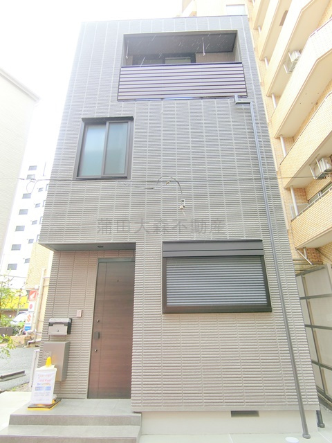 ベレッツア 山王の外観|2025年12月築　重量鉄骨造地上3階建て戸建賃貸
東京都大田区山王1丁目　JR京浜東北線大森駅徒歩11分、都営浅草線馬込駅徒歩12分