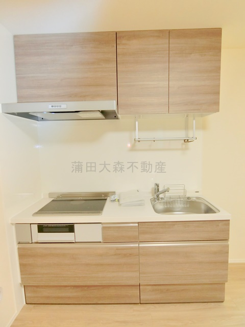 ベレッツア 山王のキッチン|3口IHコンロ、グリル付きシステムキッチン