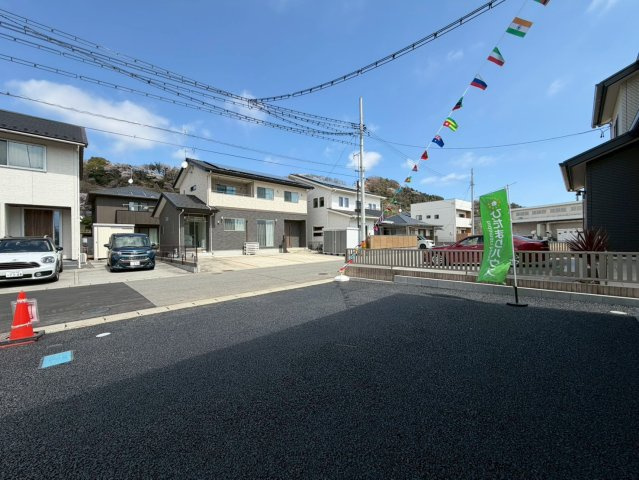 いわき市泉滝尻第1　新築戸建　2号棟の駐車場|マイホームなら駐車場代がかかりません。しかも、自宅の駐車場で洗車が出来ます！今までコイン洗車に行っていた手間も省けて、節約にも繋がります(^^♪