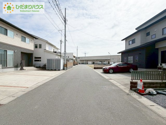 いわき市泉滝尻第1　新築戸建　2号棟の前面道路含む現地写真|前面道路幅6ｍ☆車の出入りもラクラクできちゃいます(^^♪