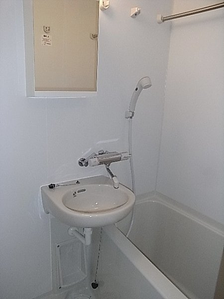 新品家具付きマンション関町北16(KaGood東京)の浴室