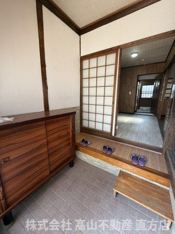 下新入戸建ての玄関