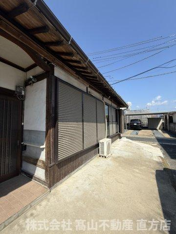 下新入戸建ての駐車場