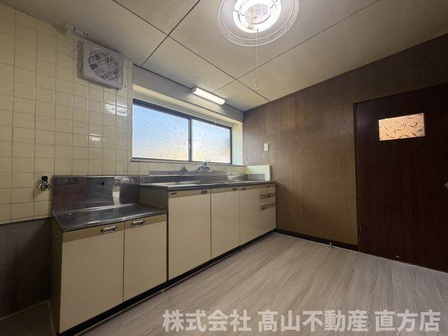 下新入戸建ての居間・リビング