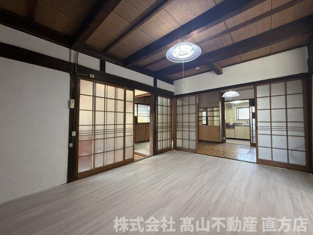 下新入戸建ての洋室
