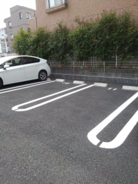 カルフールの駐車場