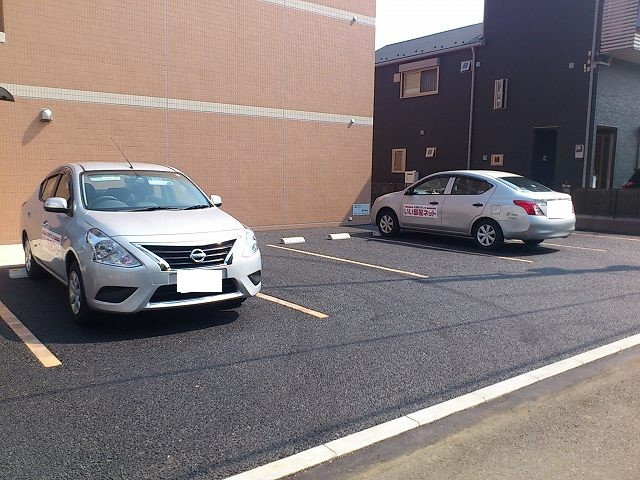 オアシスFの駐車場