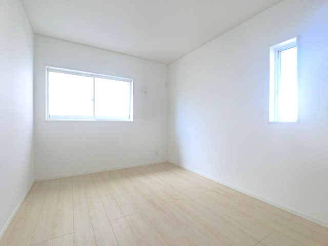 みやき町原古賀　第３　２号棟の洋室|自分時間を充実させながら心豊かなひとときを過ごすための大切な個室空間。