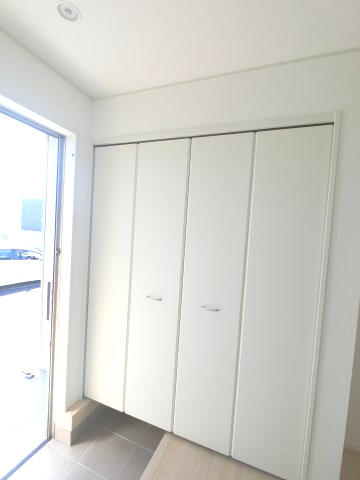 みやき町原古賀　第３　２号棟の玄関|シューズボックスあります♪