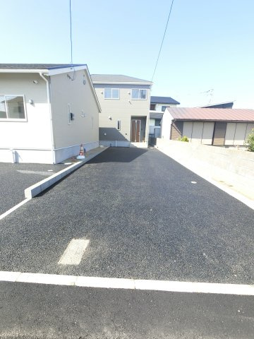 みやき町原古賀　第３　２号棟の前面道路含む現地写真|前面道路含む現地写真です