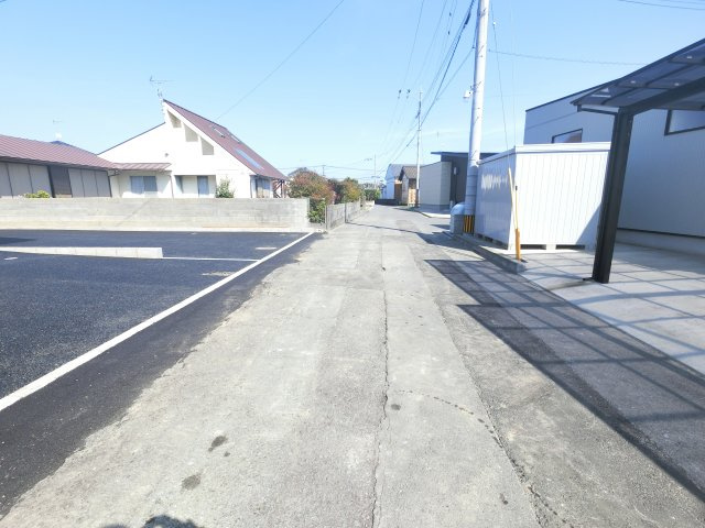 みやき町原古賀　第３　２号棟の前面道路含む現地写真|前面道路含む現地写真です