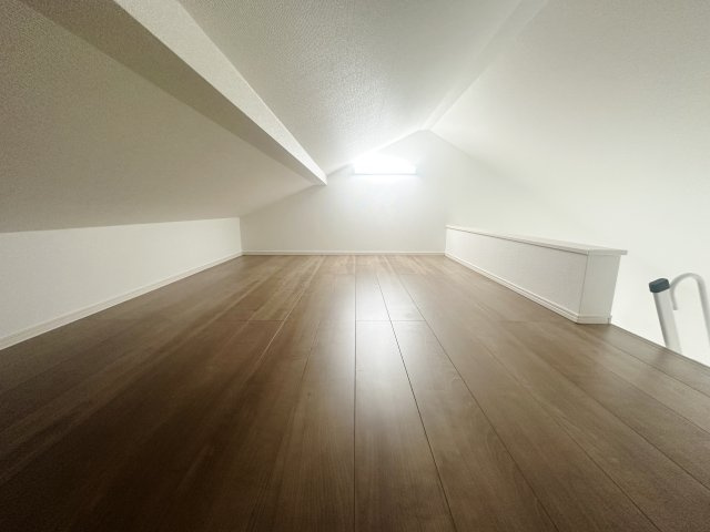 練馬区土支田3丁目 全3棟 C号棟の収納|便利なロフトを設けてます
季節衣類やご家族の思い出の品々の収納に便利です(C号棟)
