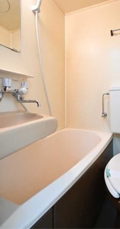 メトリブ三軒茶屋　敷金0　礼金0　ネット無料　学生おすすめの浴室