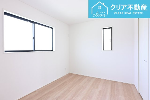 【洋室】 | 太田市新田上江田町　GRAFARE | 子ども部屋にピッタリな2階の洋室です！
