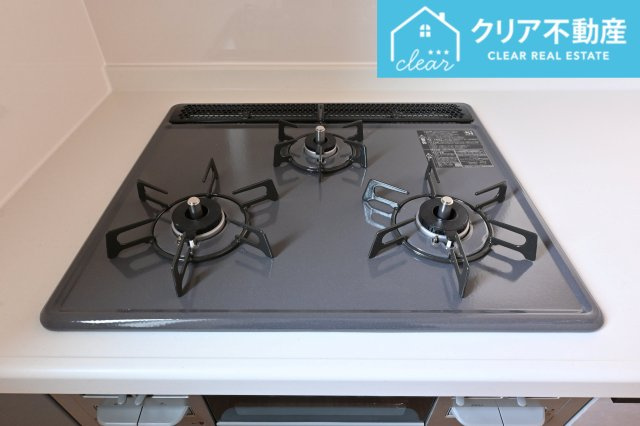 【設備】 | 太田市新田上江田町　GRAFARE | 三口コンロで家事効率アップ！