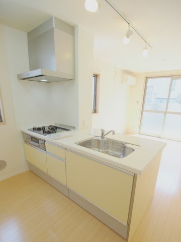 グランマスト伴　A棟のキッチン|※写真は別部屋のものです。