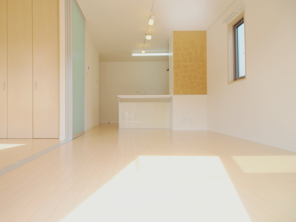 グランマスト伴　A棟の居間・リビング|※写真は別部屋のものです。