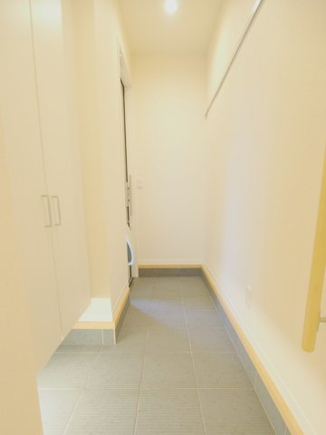 グランマスト伴　A棟の玄関|※写真は別部屋のものです。