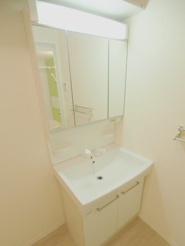 グランマスト伴　A棟の洗面所|※写真は別部屋のものです。