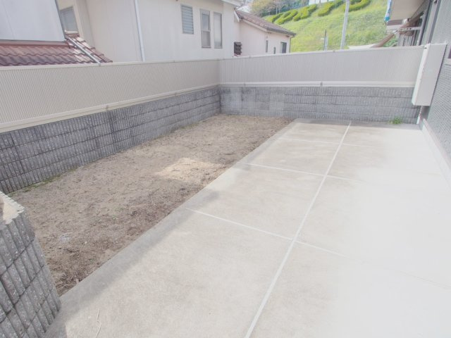 グランマスト伴　A棟の庭|※写真は別部屋のものです。