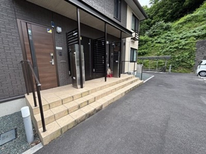 Una Casa Famiglia　Ⅱ棟のエントランス