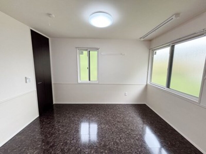 Una Casa Famiglia　Ⅱ棟の洋室