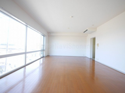 【居間・リビング】 | エスパス由比ガ浜 | 室内写真は同タイプ別室の写真です。