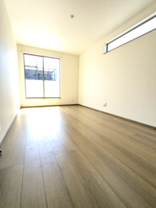 日立市東大沼町3期の洋室|フローリングの部屋は家具やインテリアともマッチしてお洒落感が出やすく身の周りの整理がしやすく魅力的です～♪