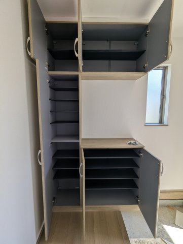 日立市東大沼町3期の収納|収納力抜群のシューズボックス！家族全員の靴がしまえて玄関周りも常にスッキリ～整理整頓出来ます～