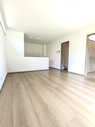 日立市東大沼町3期の居間・リビング|１日の長い時間を過ごすリビング自然と家族が集まる空間！家族団らんの時間を優しく見守るリビング～♪♪