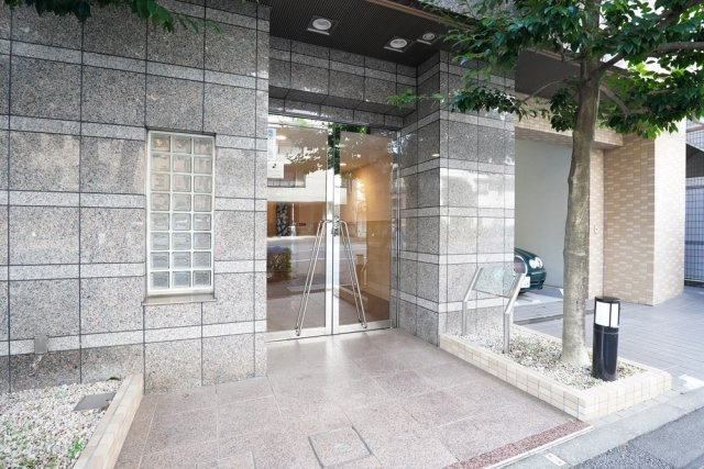 豊島区北大塚２丁目の賃貸マンションのエントランス