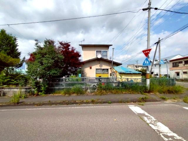 【現在満室】中標津町西6条北3丁目　戸建て3棟の前面道路含む現地写真