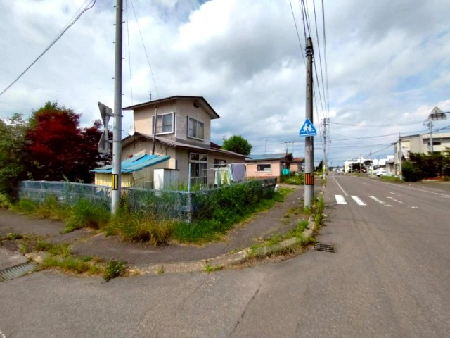 【現在満室】中標津町西6条北3丁目　戸建て3棟の前面道路含む現地写真
