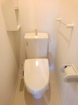 【トイレ】 | ウォーターフロントＡ | ゆったりとした空間のトイレです