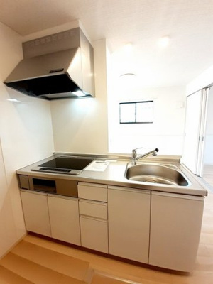 【キッチン】 | リリー・オブ・ザ・ヴァリーⅢ | 使いやすいキッチンです