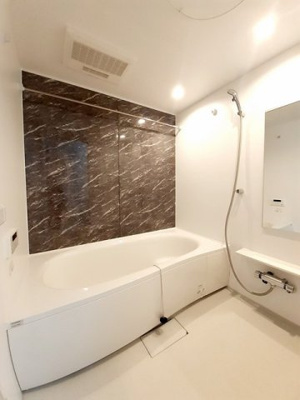 【浴室】 | リリー・オブ・ザ・ヴァリーⅢ | お風呂で日々の疲れを落としましょう