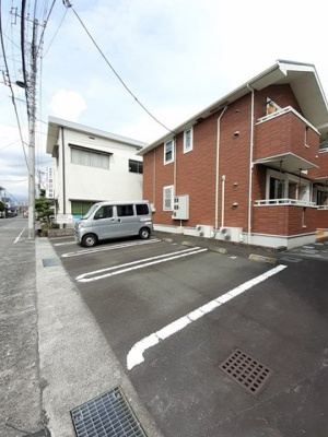 【駐車場】 | ソレアード | 駐車場完備です
