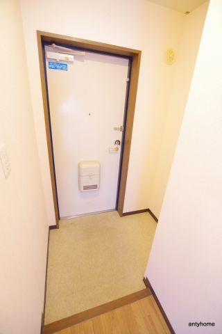 パルテール北　仲介手数料無料の玄関