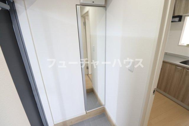 アーバニズム小美玉レジデンスの玄関